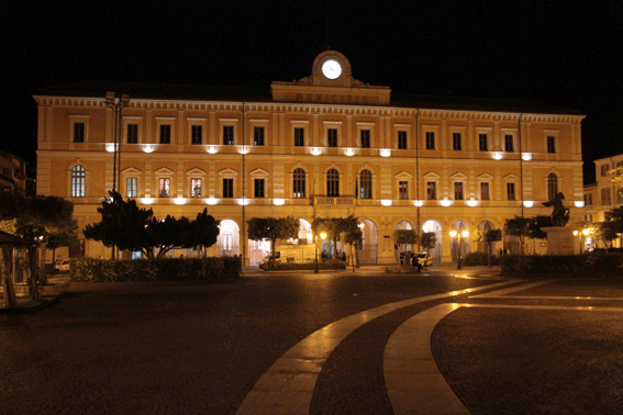 palazzo-san-giorgio-di-notte